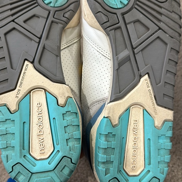 New balance 550 limited edition size 10.5 - Picture 6 of 6